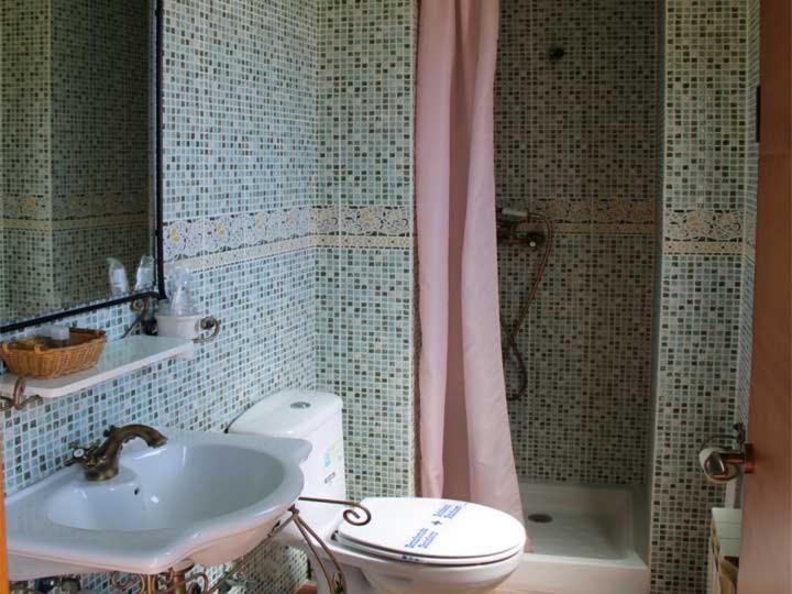 Hostal La Savina Cervera  Exterior photo